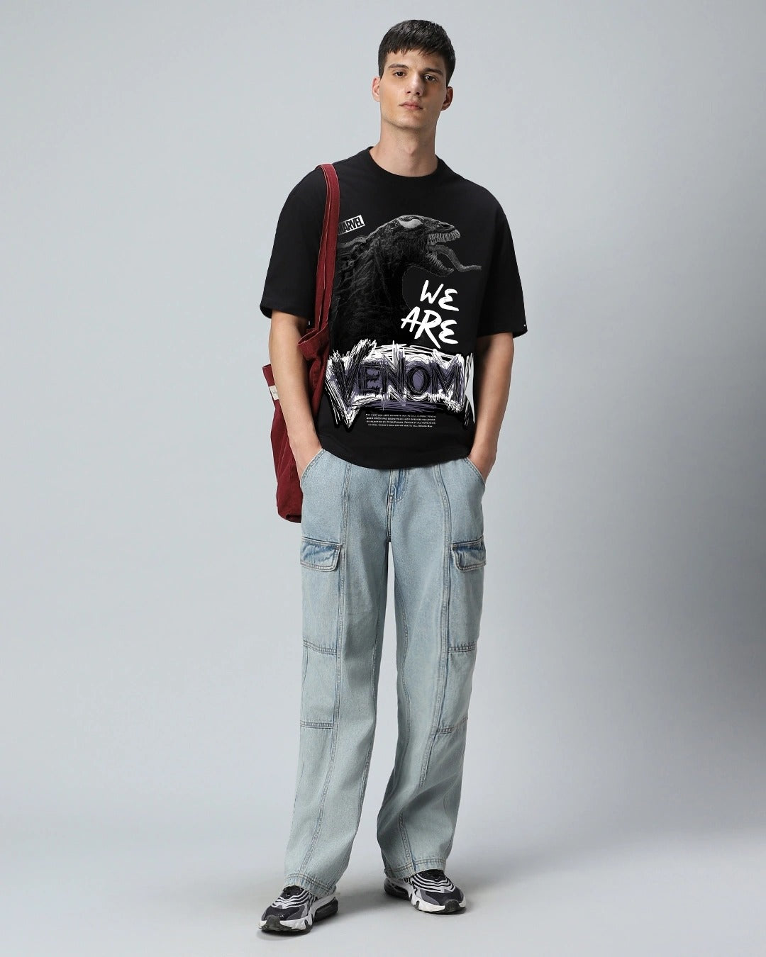 BLACK VENOM OVERSIZED GRAPHIC TEEZ